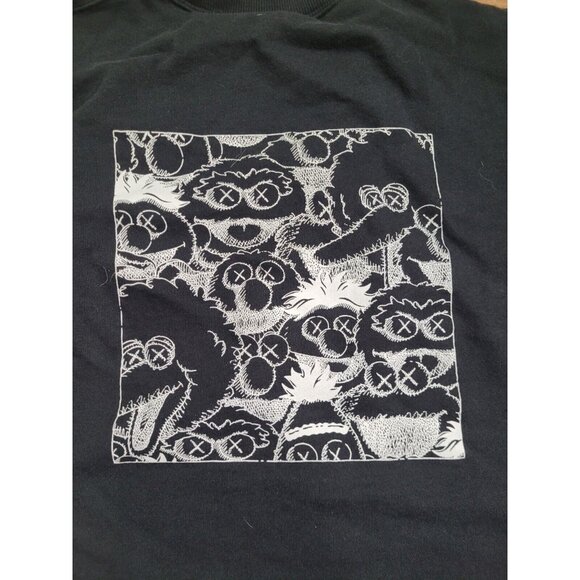 KAWS x Sesame Street Sweatshirt Medium | Used | Uniqlo Collaboration - Picture 3 of 10